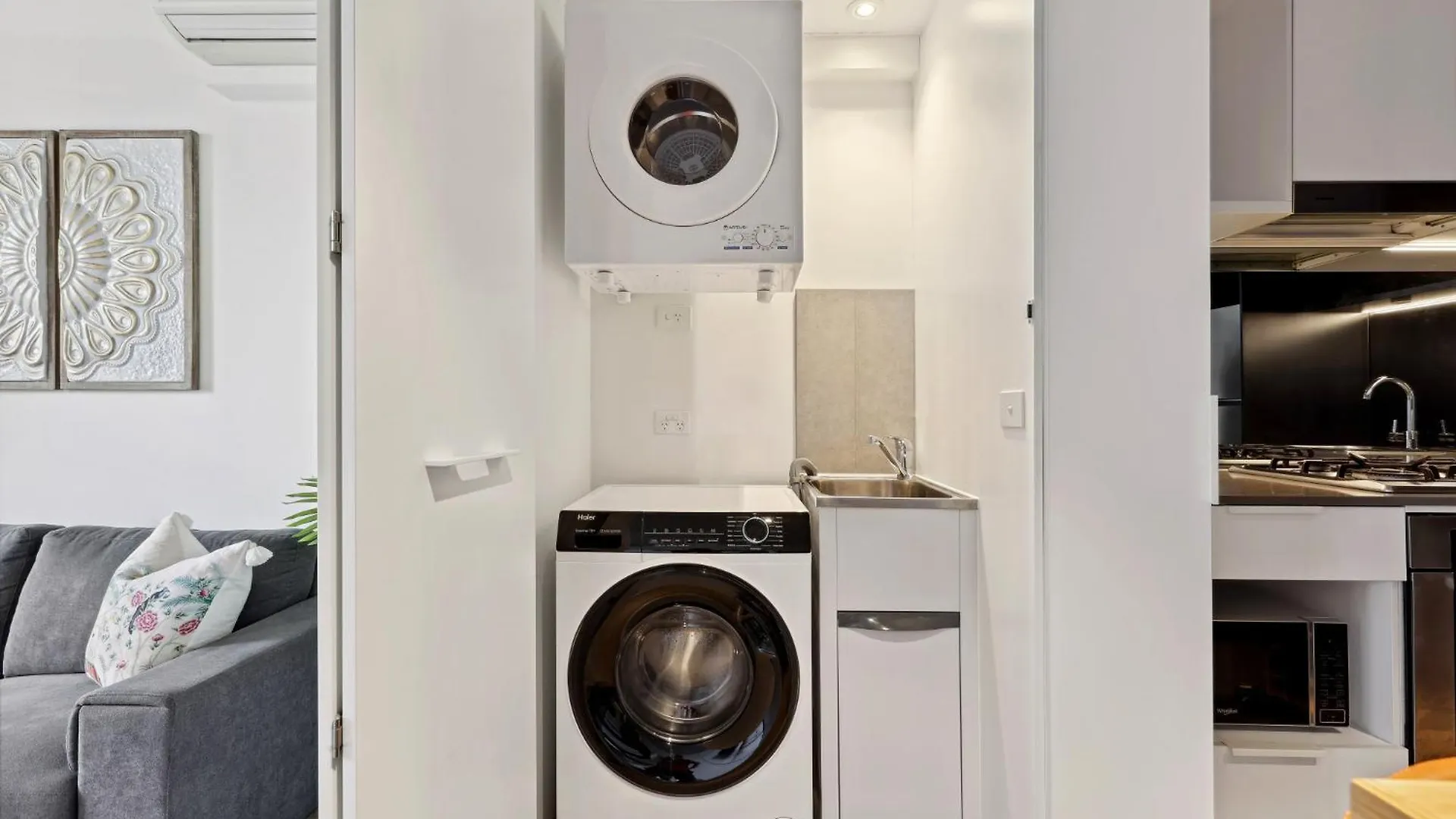 Cosy 2-Bed With Pool Bbq Area And Secure Parking Apartment Brisbane